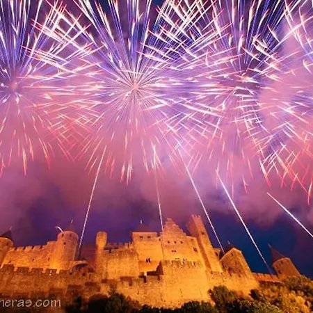 Le De Simon Au Pied De La Cite *