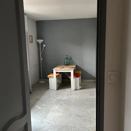 Le De Simon Au Pied De La Cite 卡尔卡松